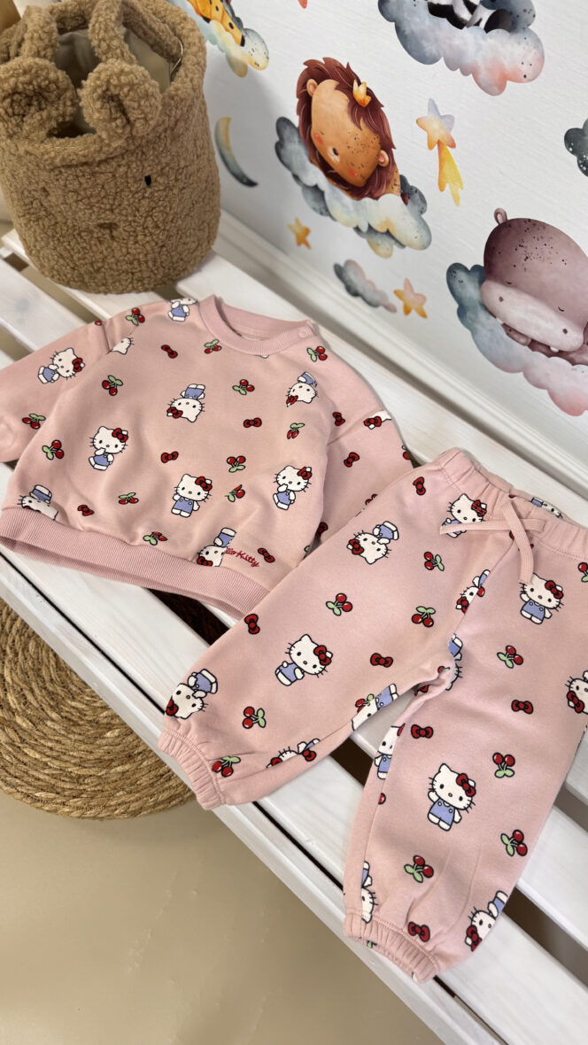Костюмчик Hello Kitty 🎀